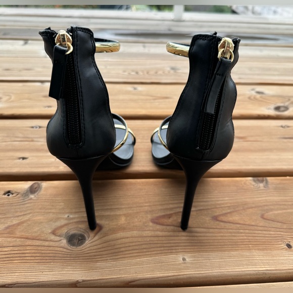 BEBE | Berdine Ankle-Strap Dress Sandals 6.5 - Picture 5 of 12